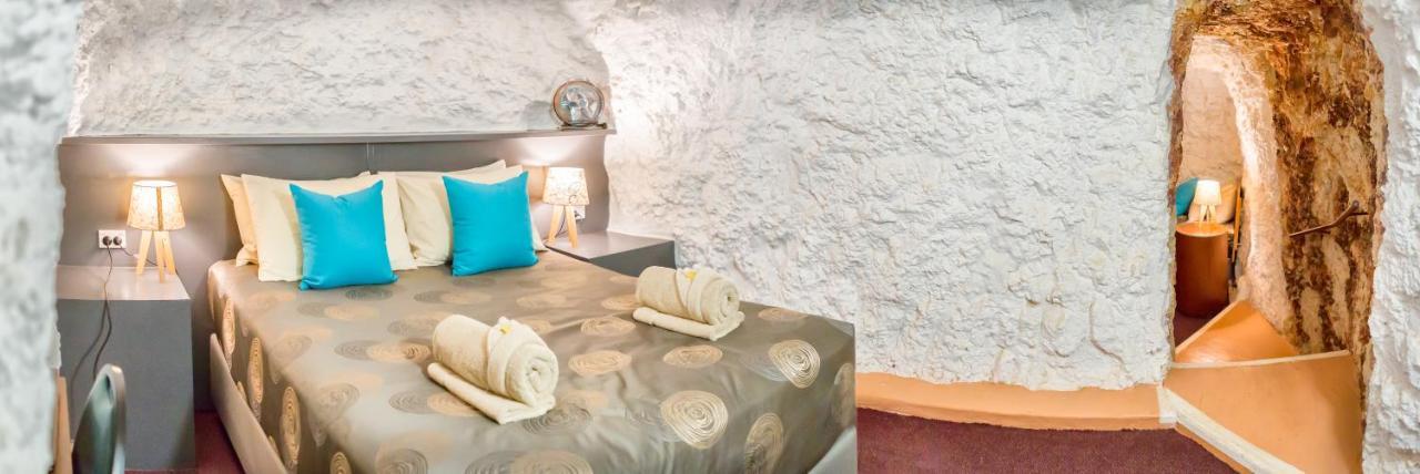 White Cliffs Underground Motel מראה חיצוני תמונה