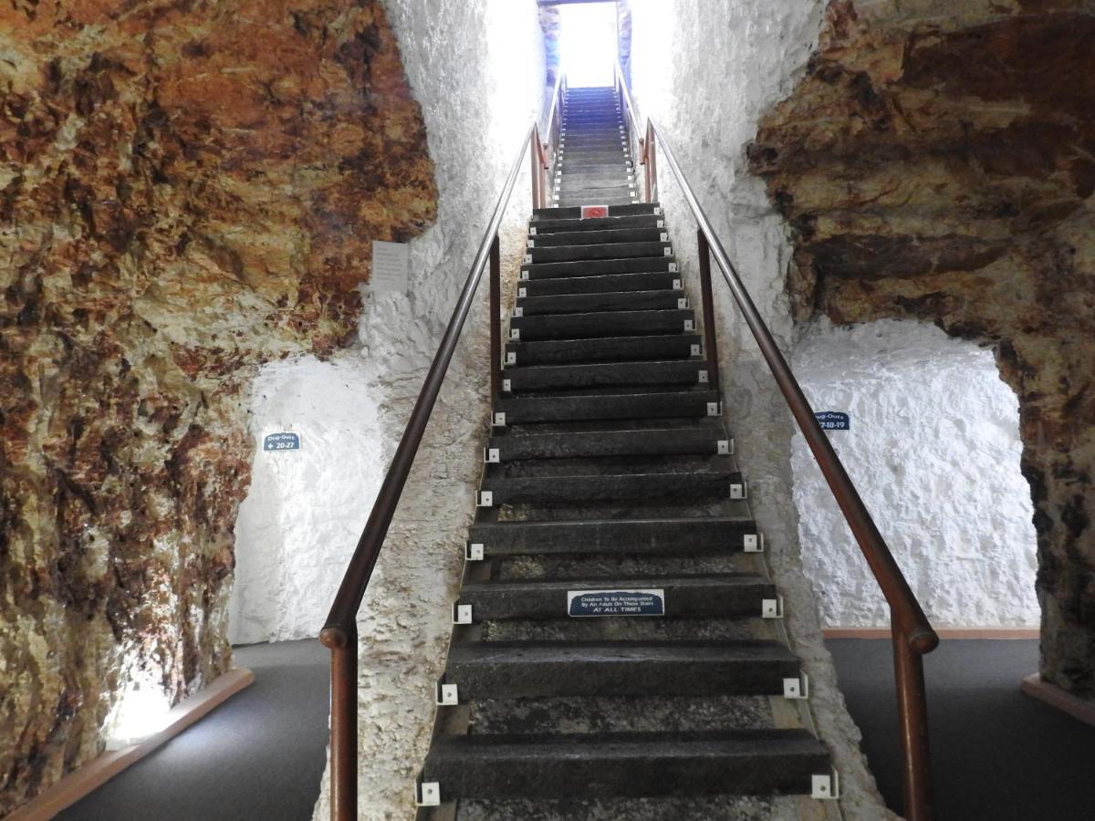 White Cliffs Underground Motel מראה חיצוני תמונה