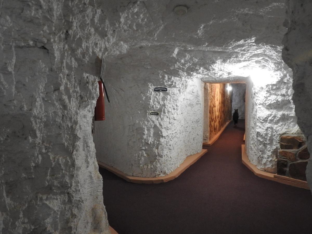 White Cliffs Underground Motel מראה חיצוני תמונה