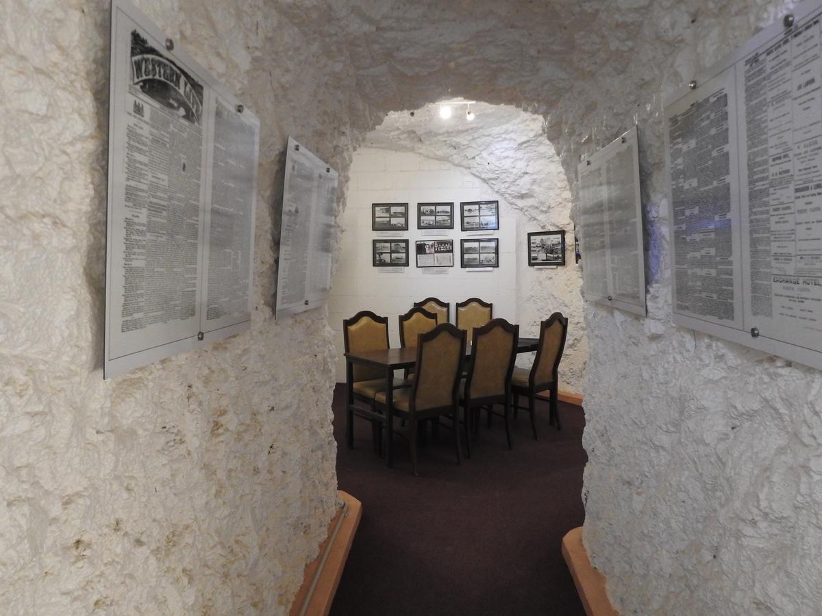White Cliffs Underground Motel מראה חיצוני תמונה