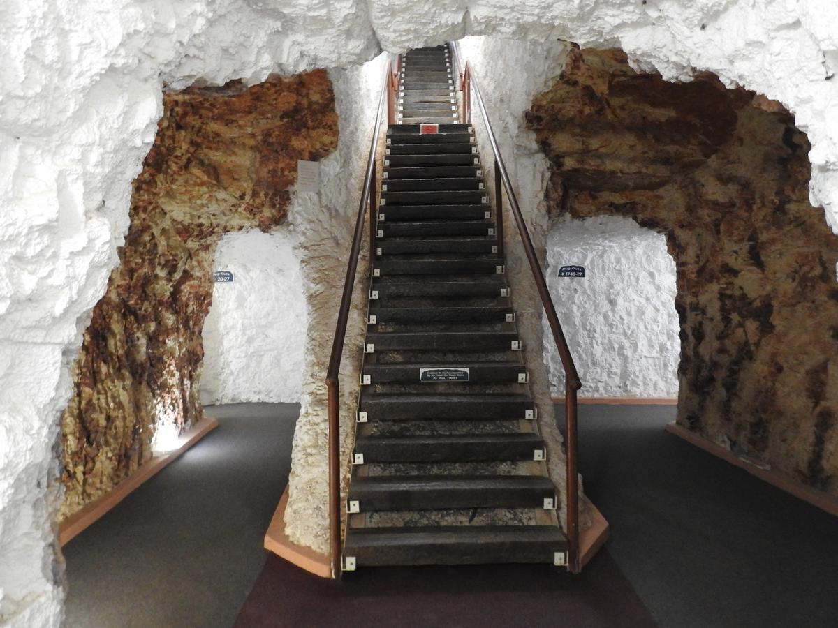 White Cliffs Underground Motel מראה חיצוני תמונה